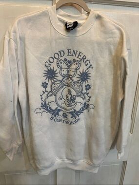 Jolie & Joy White 'Good Energy' Graphic Crewneck Sweatshirt